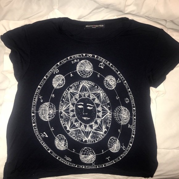 Brandy Melville Tops - Bundle 2 Brandy Melville Tops✨